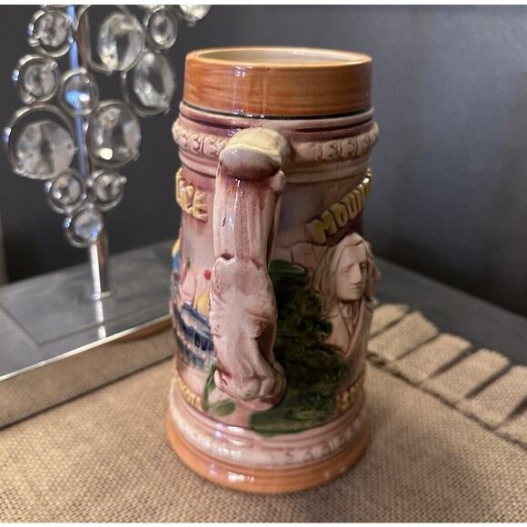 VINTAGE MOUNT RUSHMORE/CORN PALACE BEER STEIN HOLDS APPROX' 24 OZ. JAPAN - Picture 2 of 3